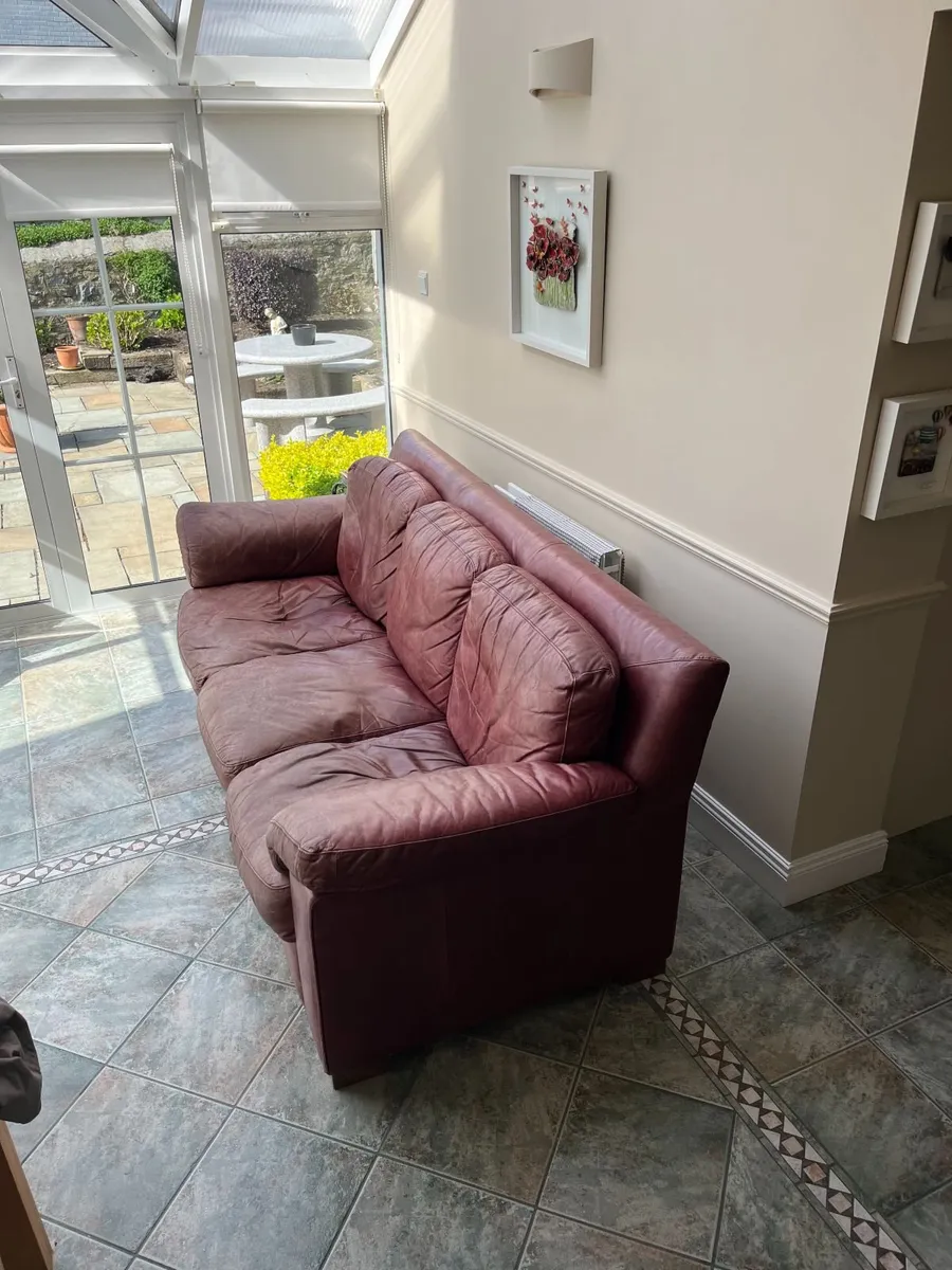 Two leather couches - Image 1
