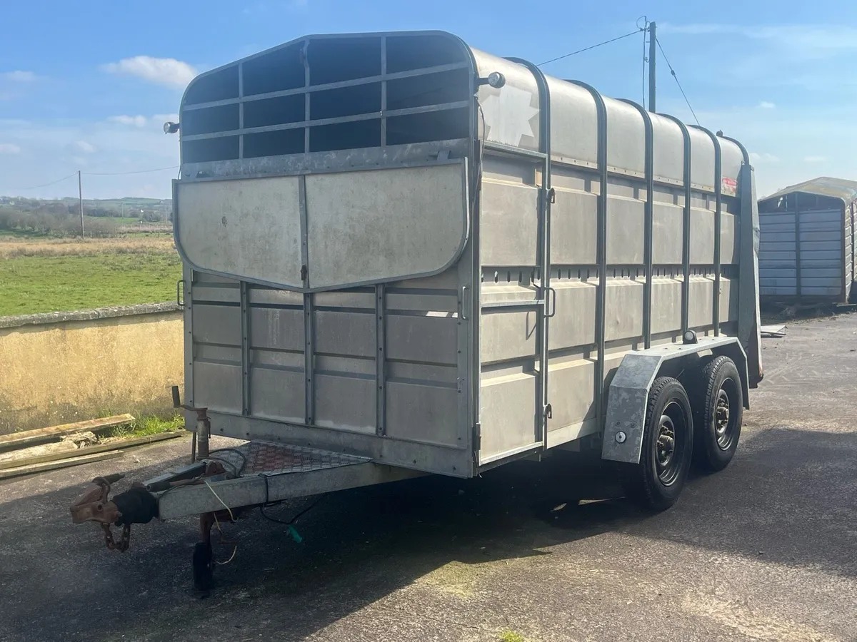 Jim Murphy cattle trailer - Image 1