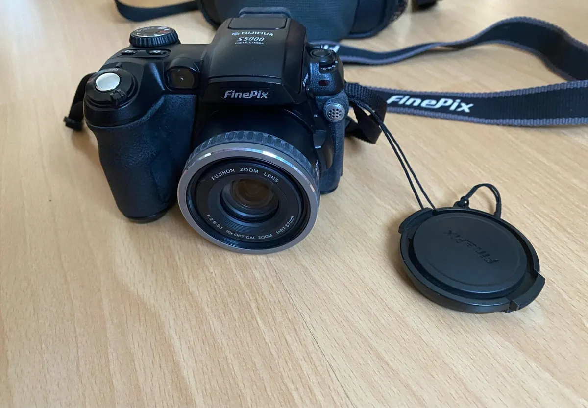 Fujifilm Finepix S5000 Digital Camera- As New - Image 3