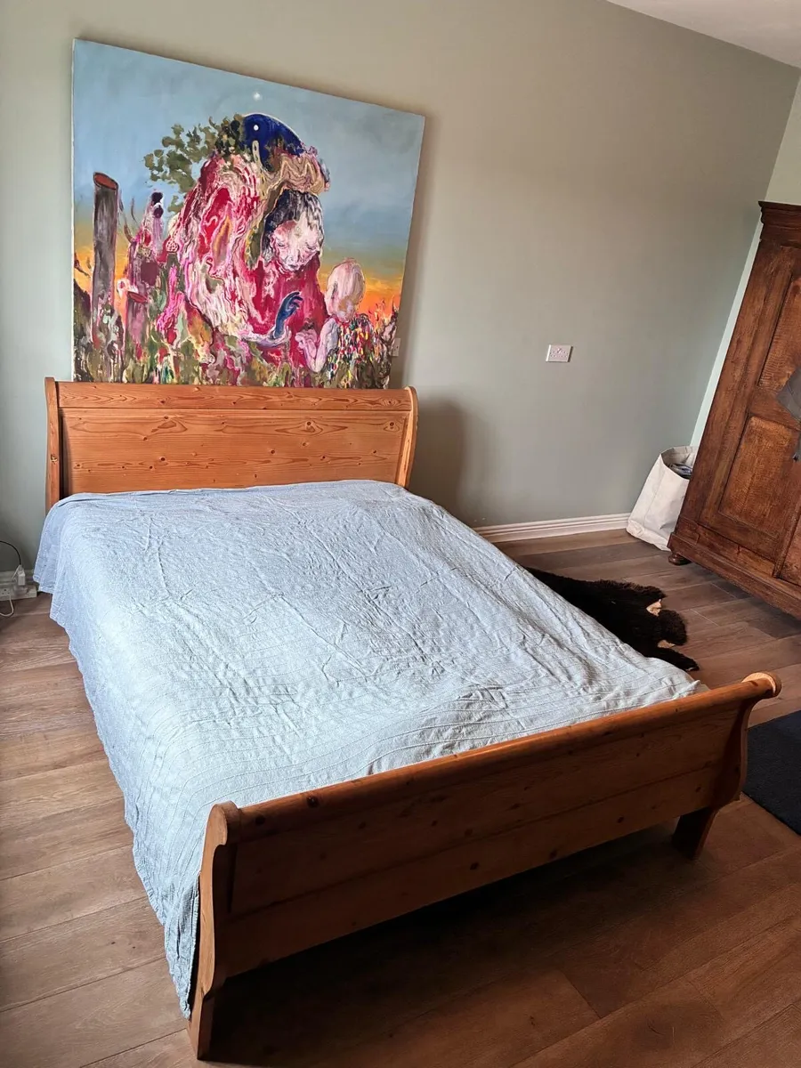 Wooden bed - Image 4