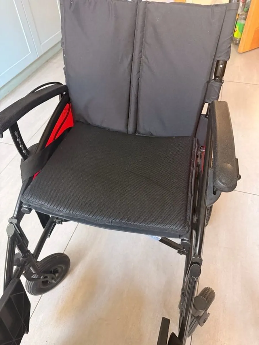 electric wheelchair - Image 1