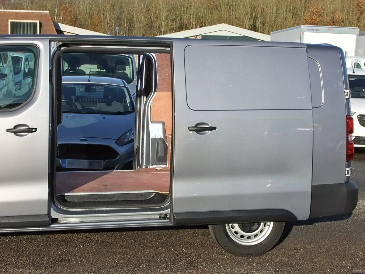 2022 Peugeot Expert Panel Van - Image 2
