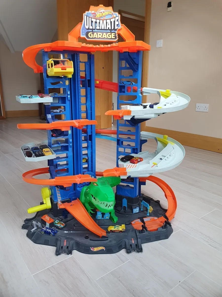 Hot wheels & car rug - Image 3