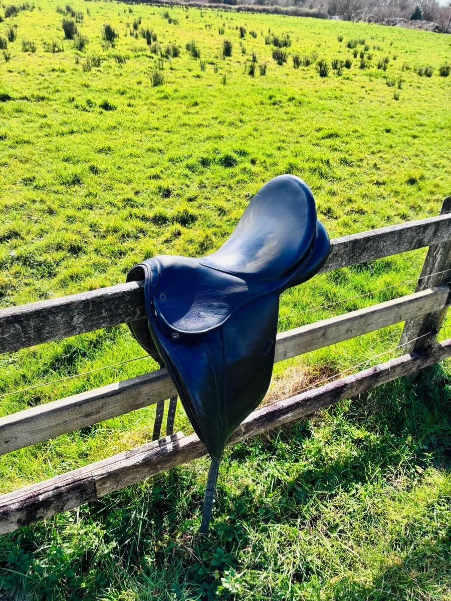 Dressage saddle drüben - Image 1