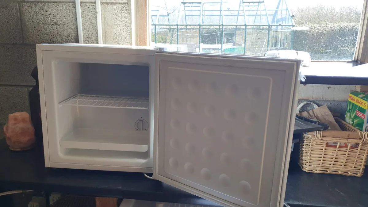 Mini Freezer - Image 2