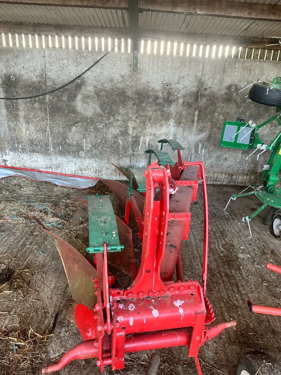 Kverneland 4 furrow Plough - Image 4