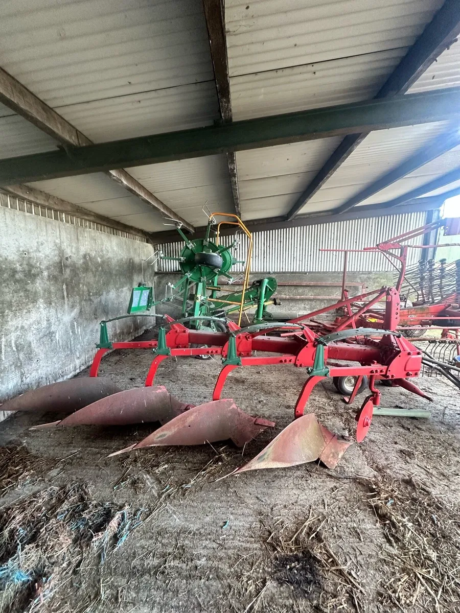 Kverneland 4 furrow Plough - Image 1