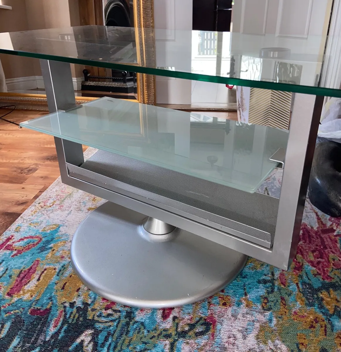 Tv stand (SELLING FOR FREE) - Image 2