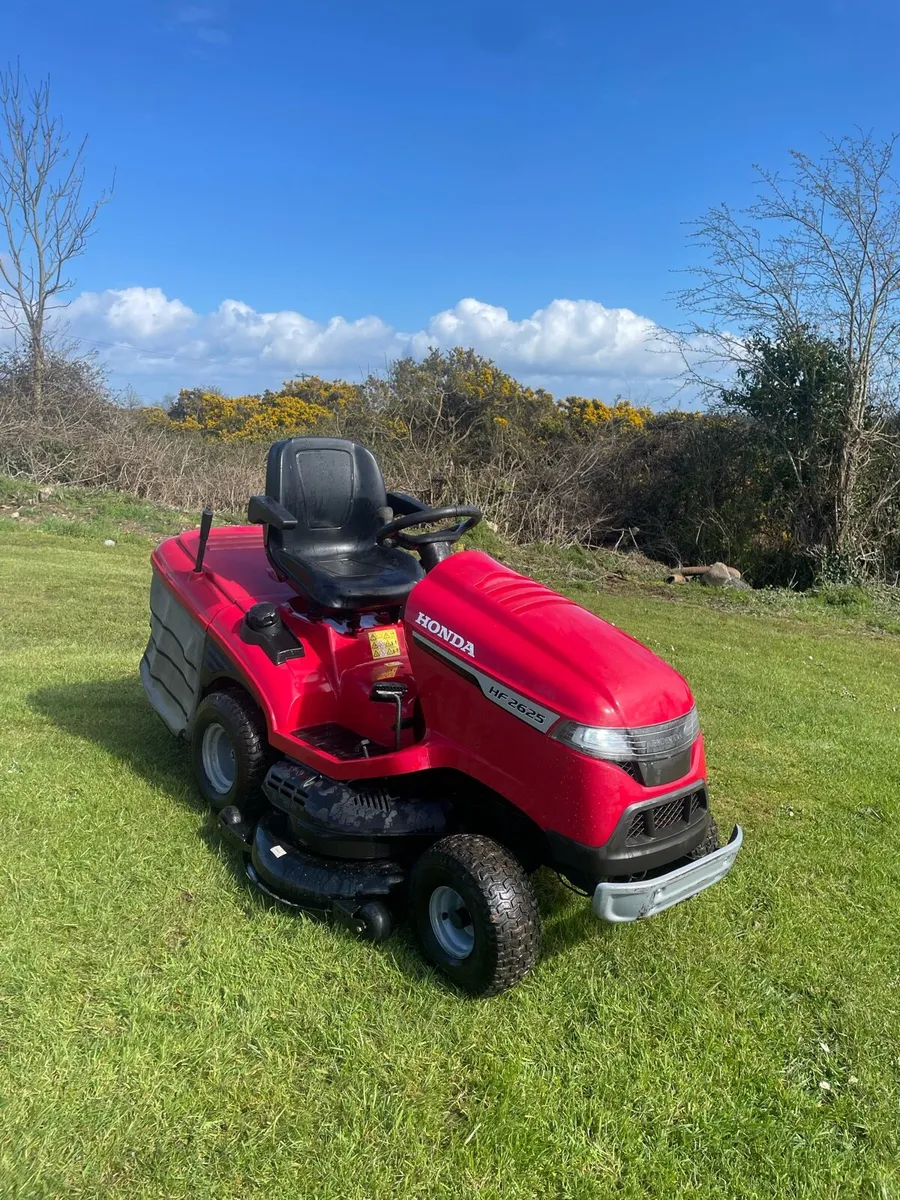 Honda 25hp ride on - Image 1