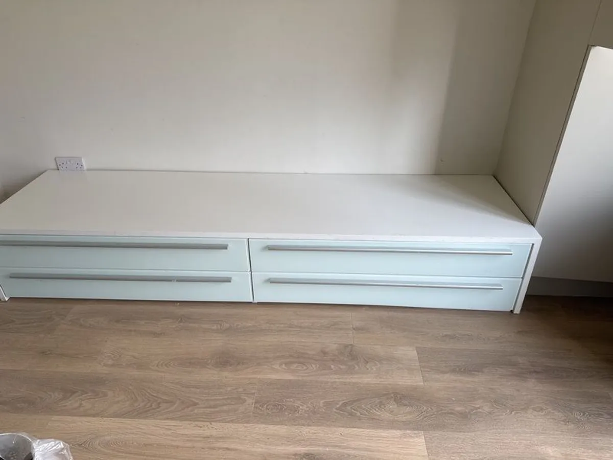 Long chest of drawers - Image 2