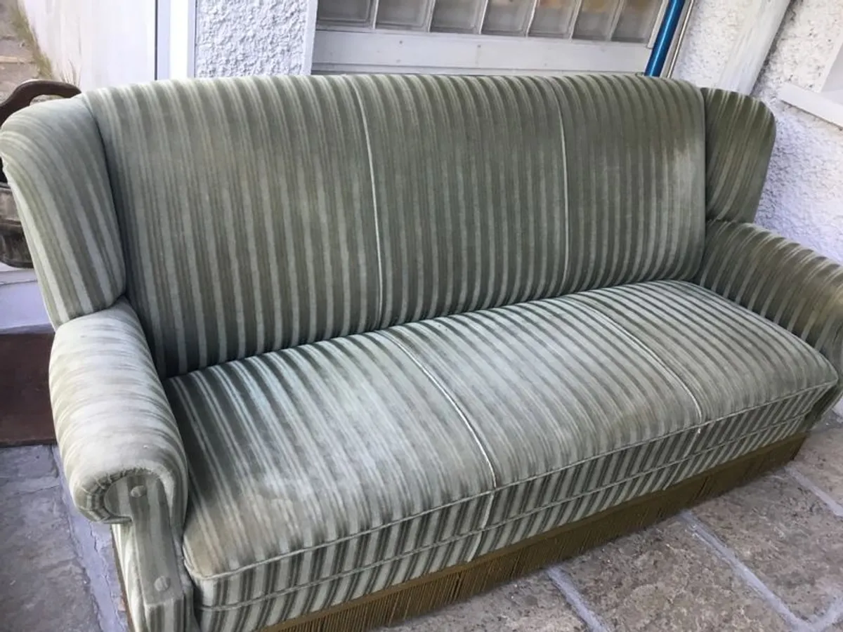Vintage Couch - Image 2