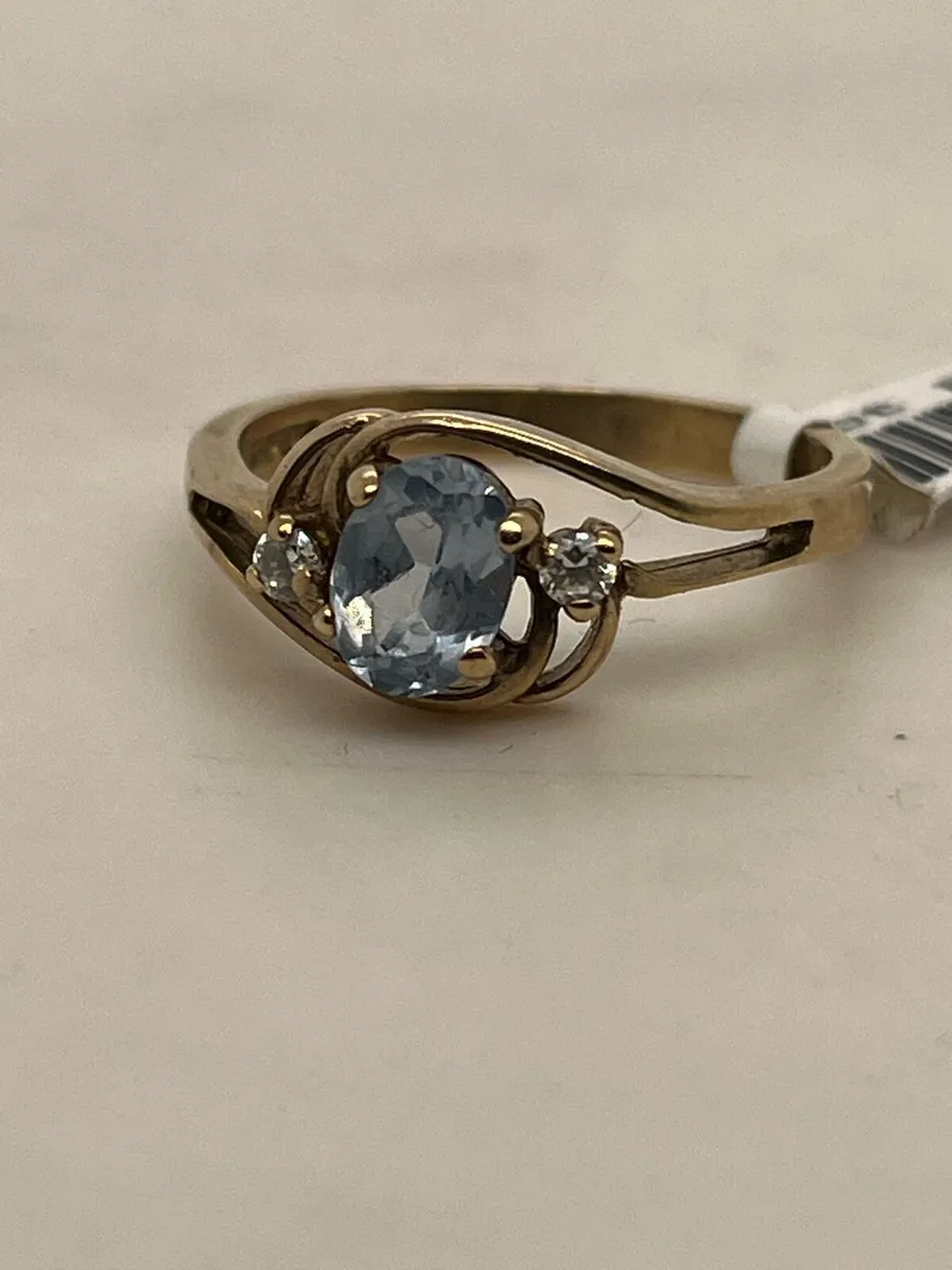 9k gold blue stone cz ring. - Image 1