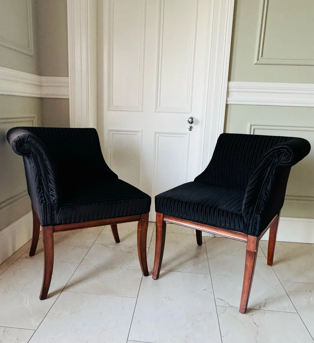 Matching Pair Mindy Brownes Corner chairs - Image 1