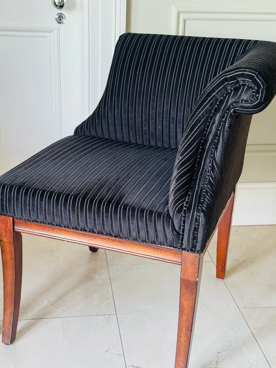 Matching Pair Mindy Brownes Corner chairs - Image 4