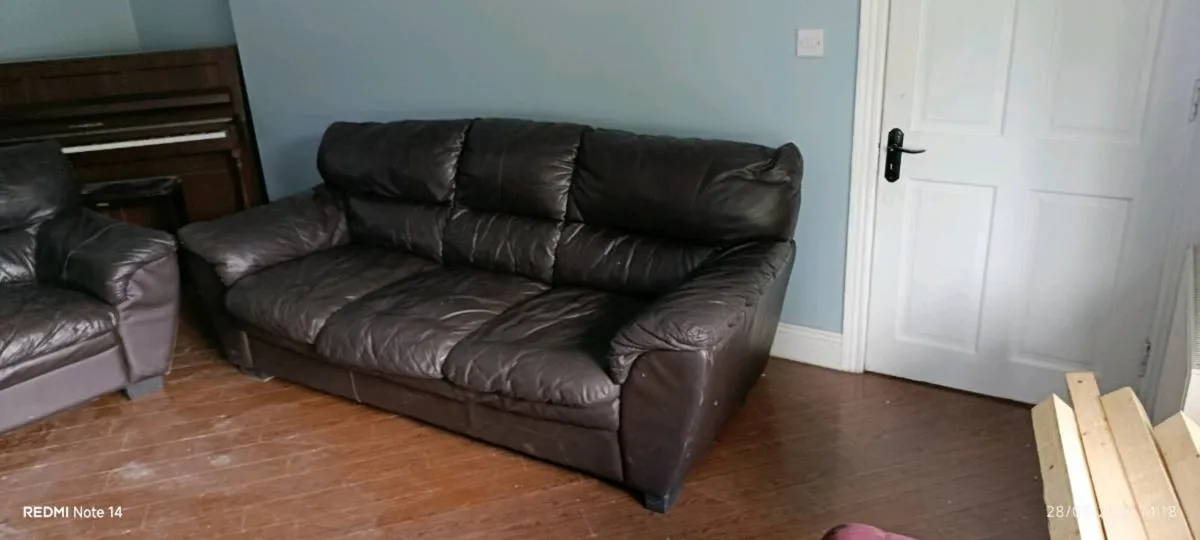 Leather sofas - Image 2