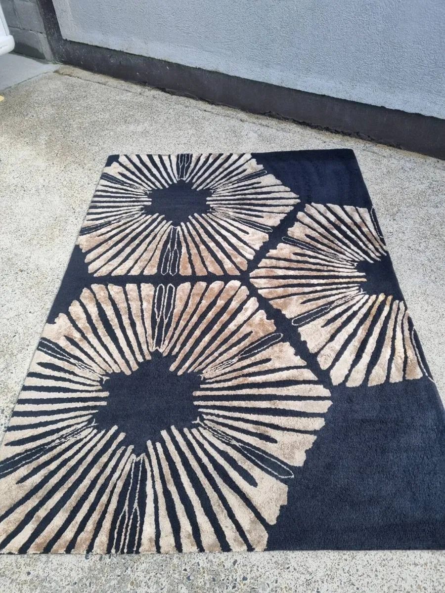 Dorma rug in Fantastic condition only used - Image 1