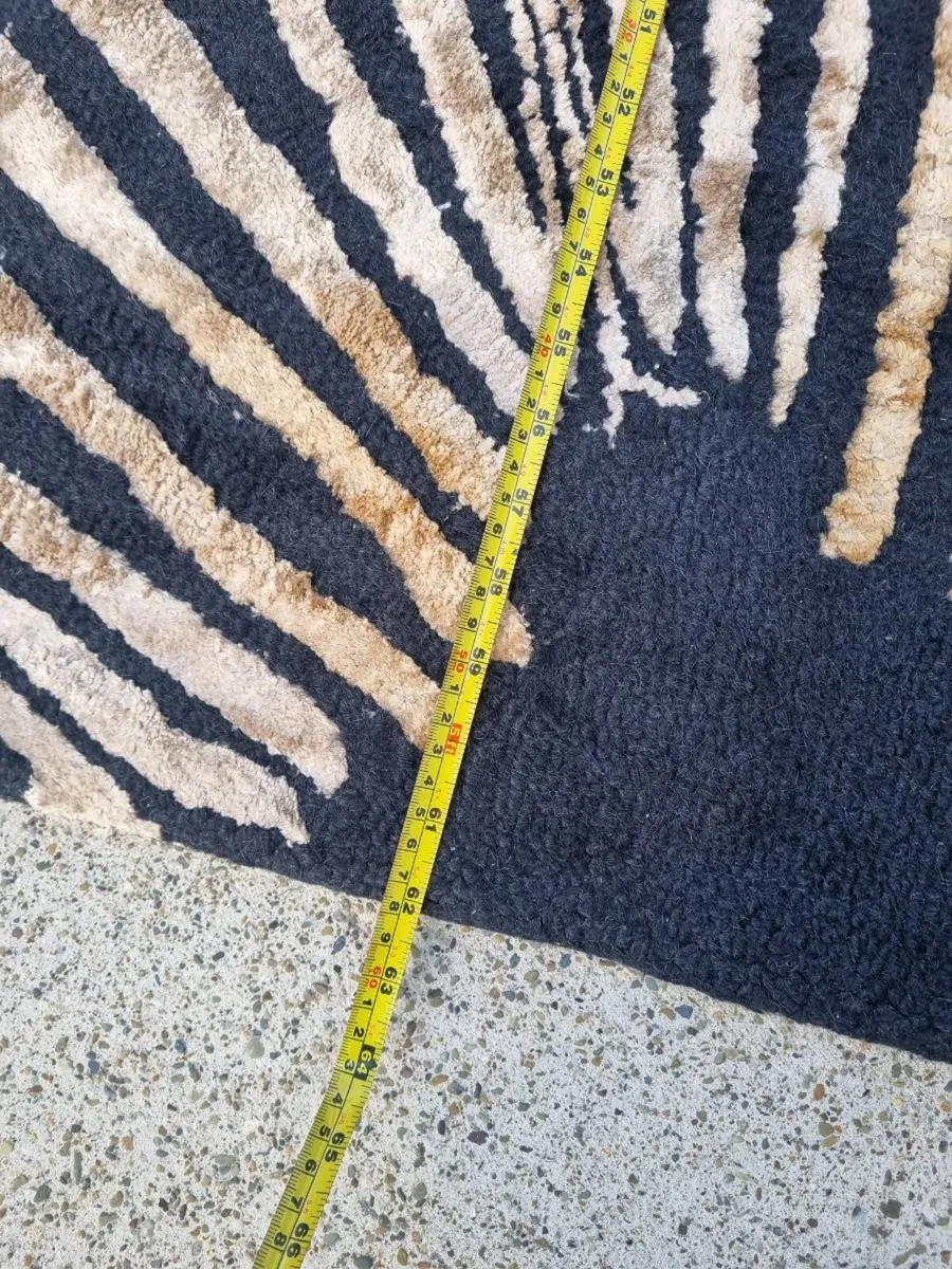 Dorma rug in Fantastic condition only used - Image 2