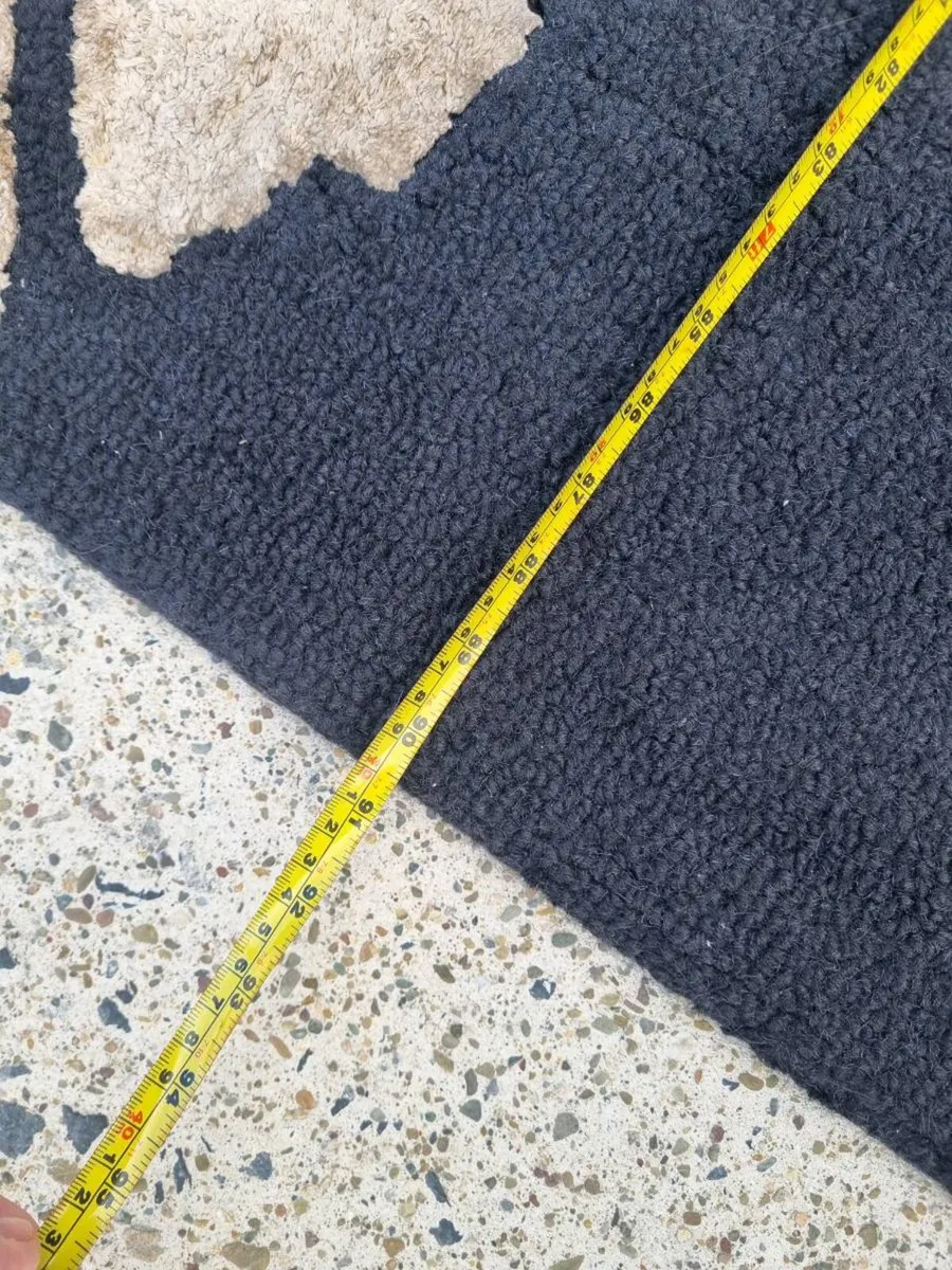 Dorma rug in Fantastic condition only used - Image 3