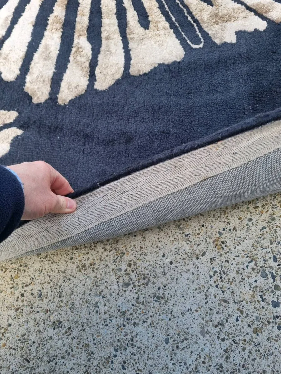 Dorma rug in Fantastic condition only used - Image 4