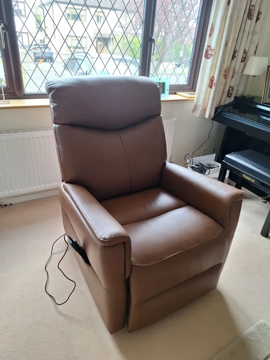 Recliner armchair powered - Image 3