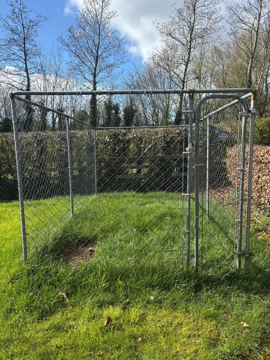 Dog Run/Kennel - Image 4