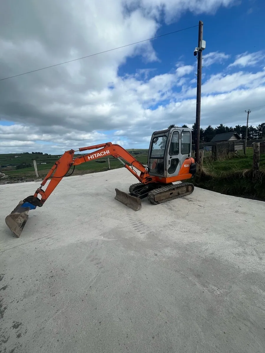3ton Hitachi Digger - Image 1