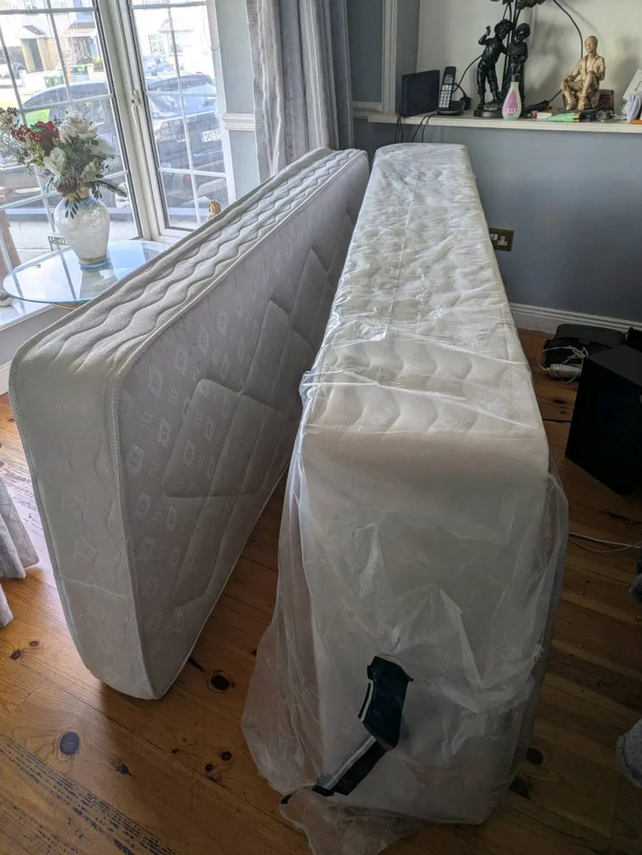 Single bed - Image 1