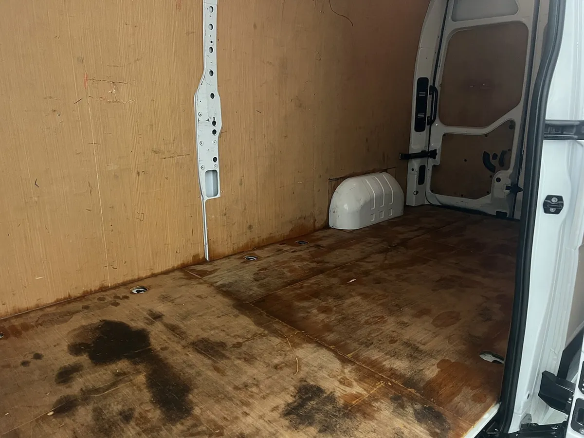 2021 Renault Master Panel Van - Image 3