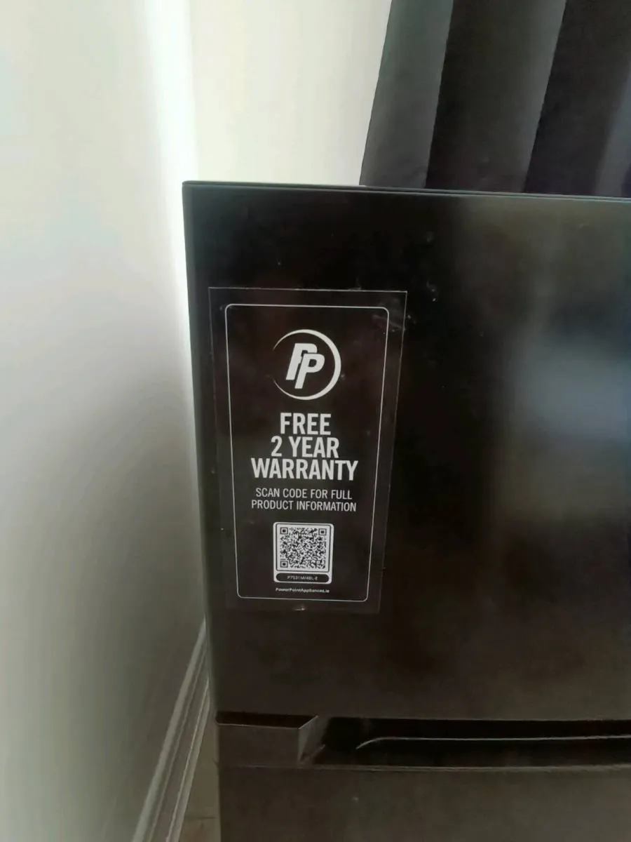 Small refrigerator - Image 1