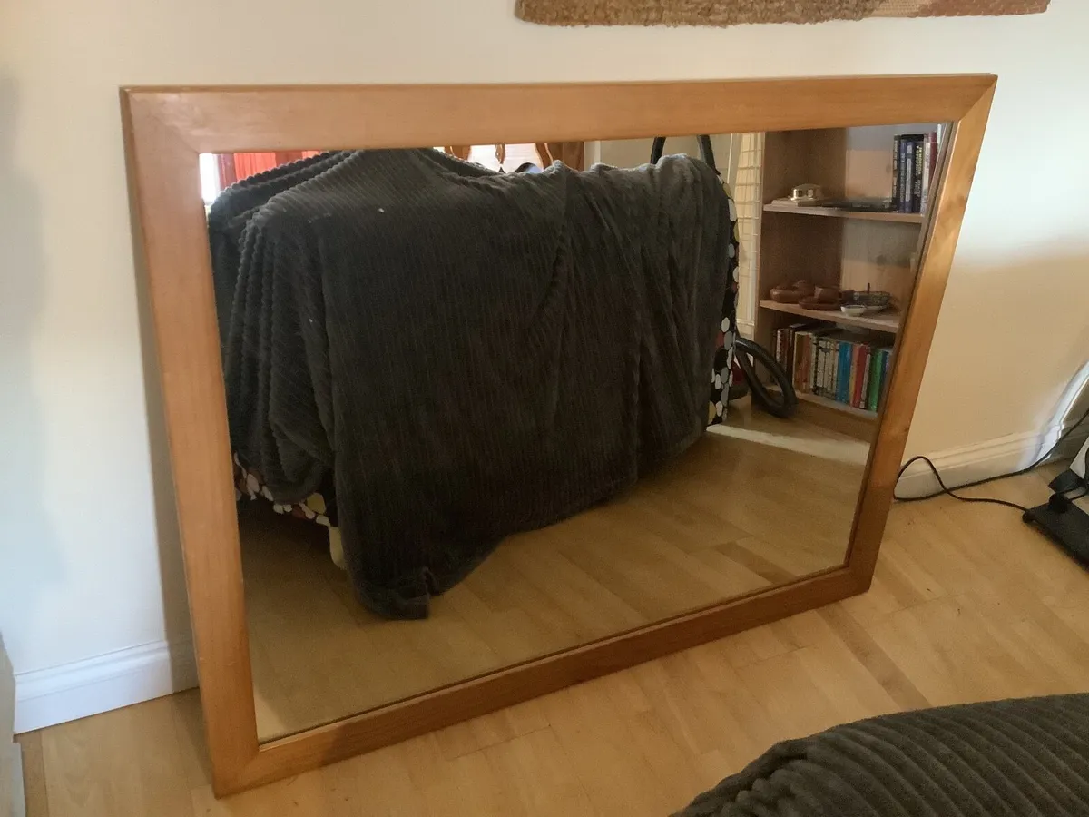 Wall mirror - Image 1