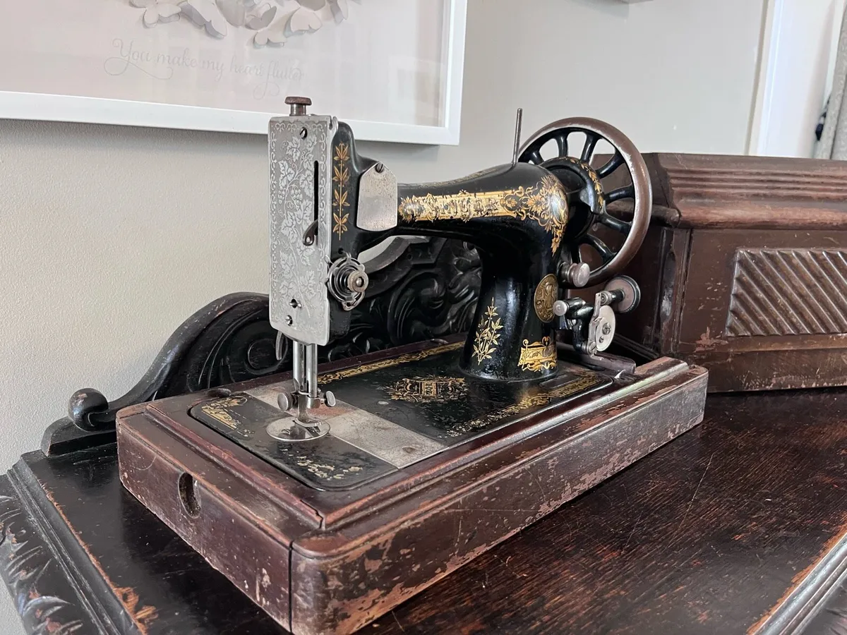 Singer 28k sewing machine - Image 4