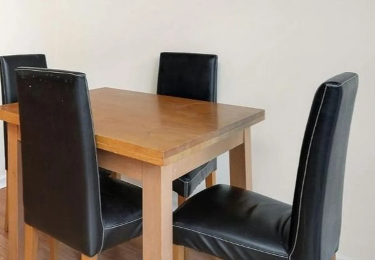 Table & Chairs