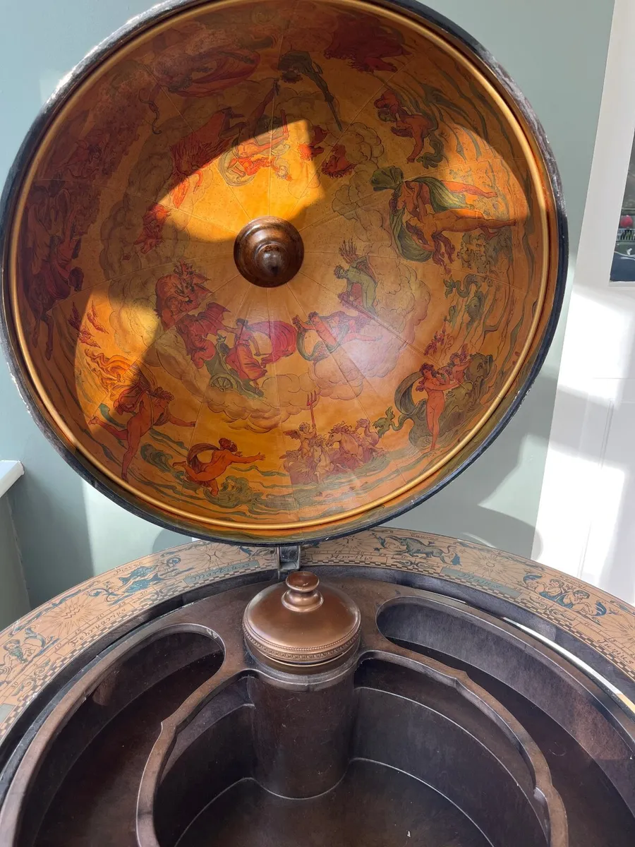 Antique globe bar on wheels - Image 4