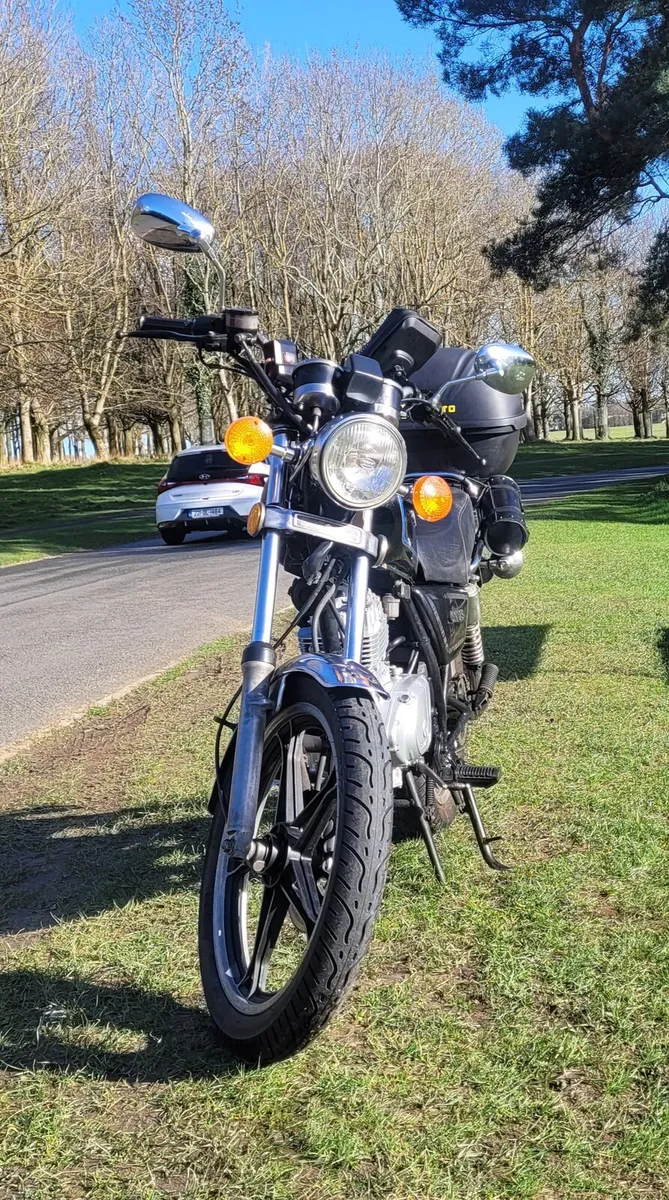 Suzuki GN 125 2003 - Image 4