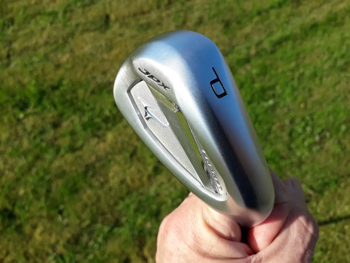 Mizuno JPX-925 Forged Irons - Image 2
