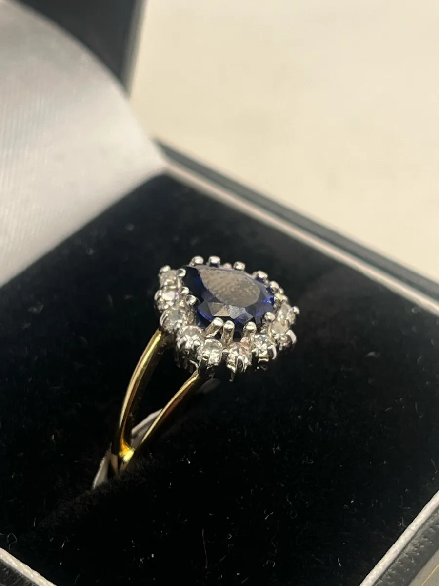 9k gold blue stone cz ring. - Image 3