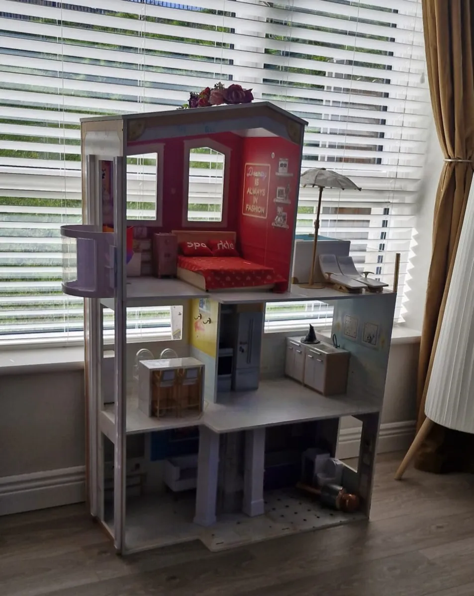 Large Dolls House - Image 2