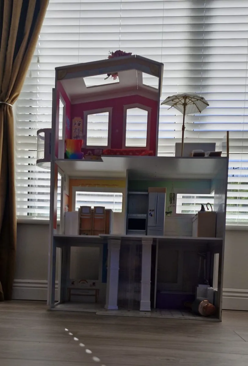 Large Dolls House - Image 3
