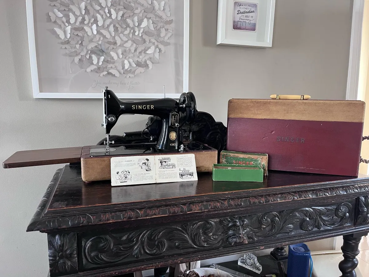 Singer 99k sewing machine - Image 1