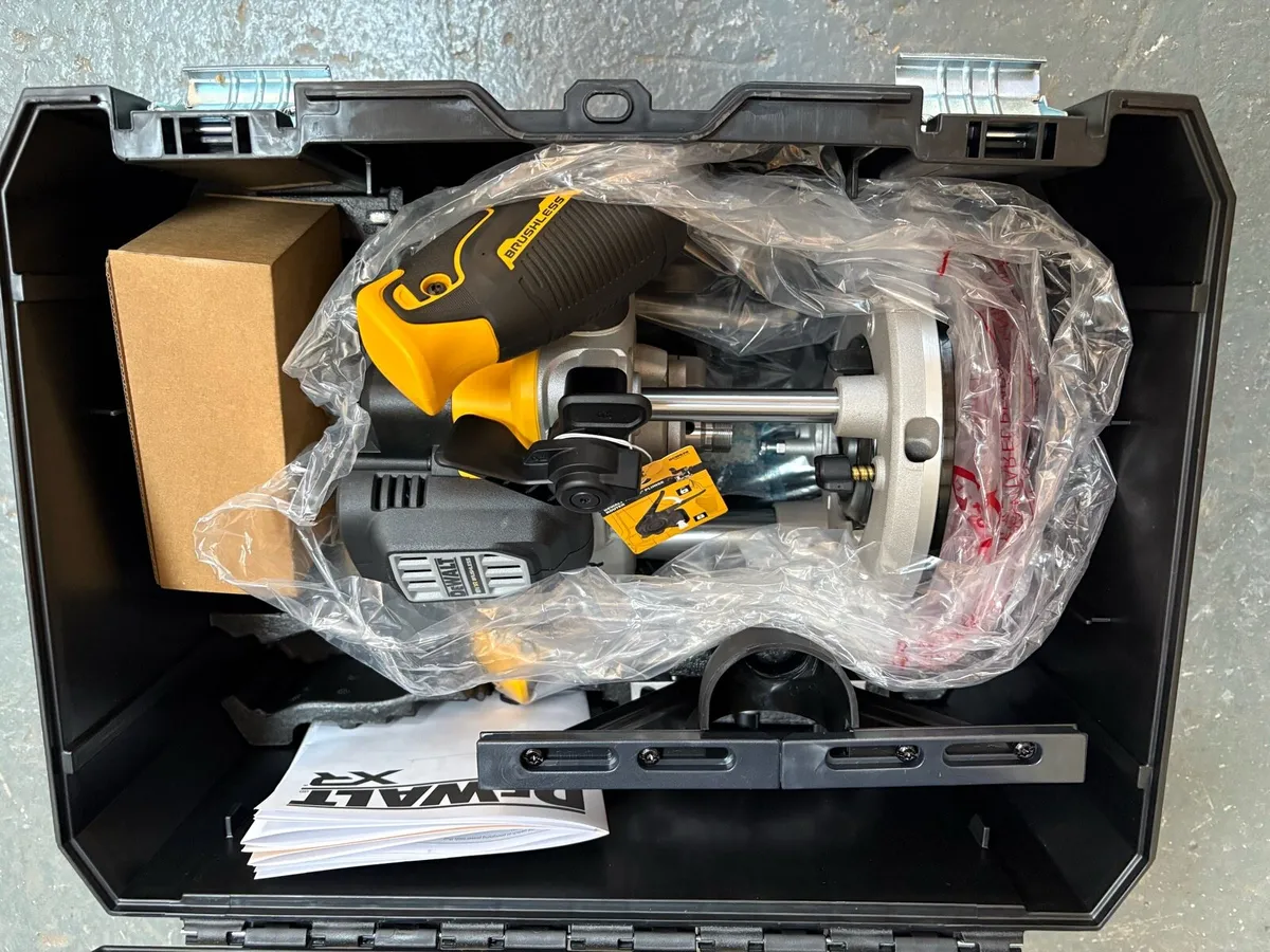 Dewalt 18v wrench 1/2" bare tool. DCW620 - Image 2