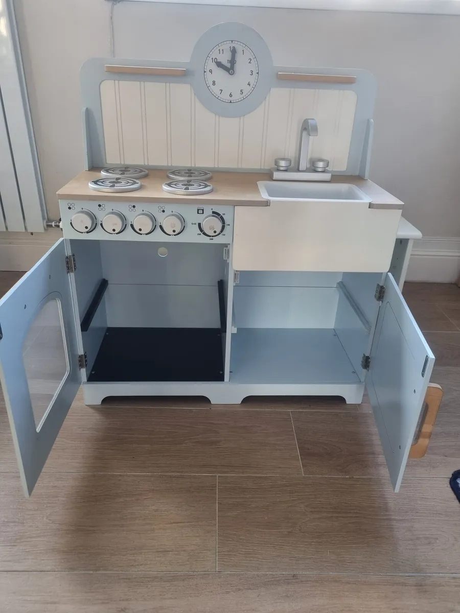 Toy kitchen - Image 2