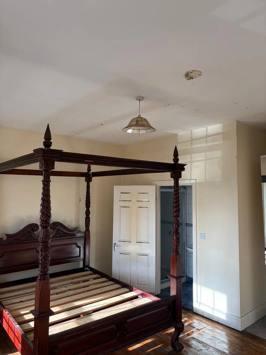 Bed frame four poster mahogany - Image 2