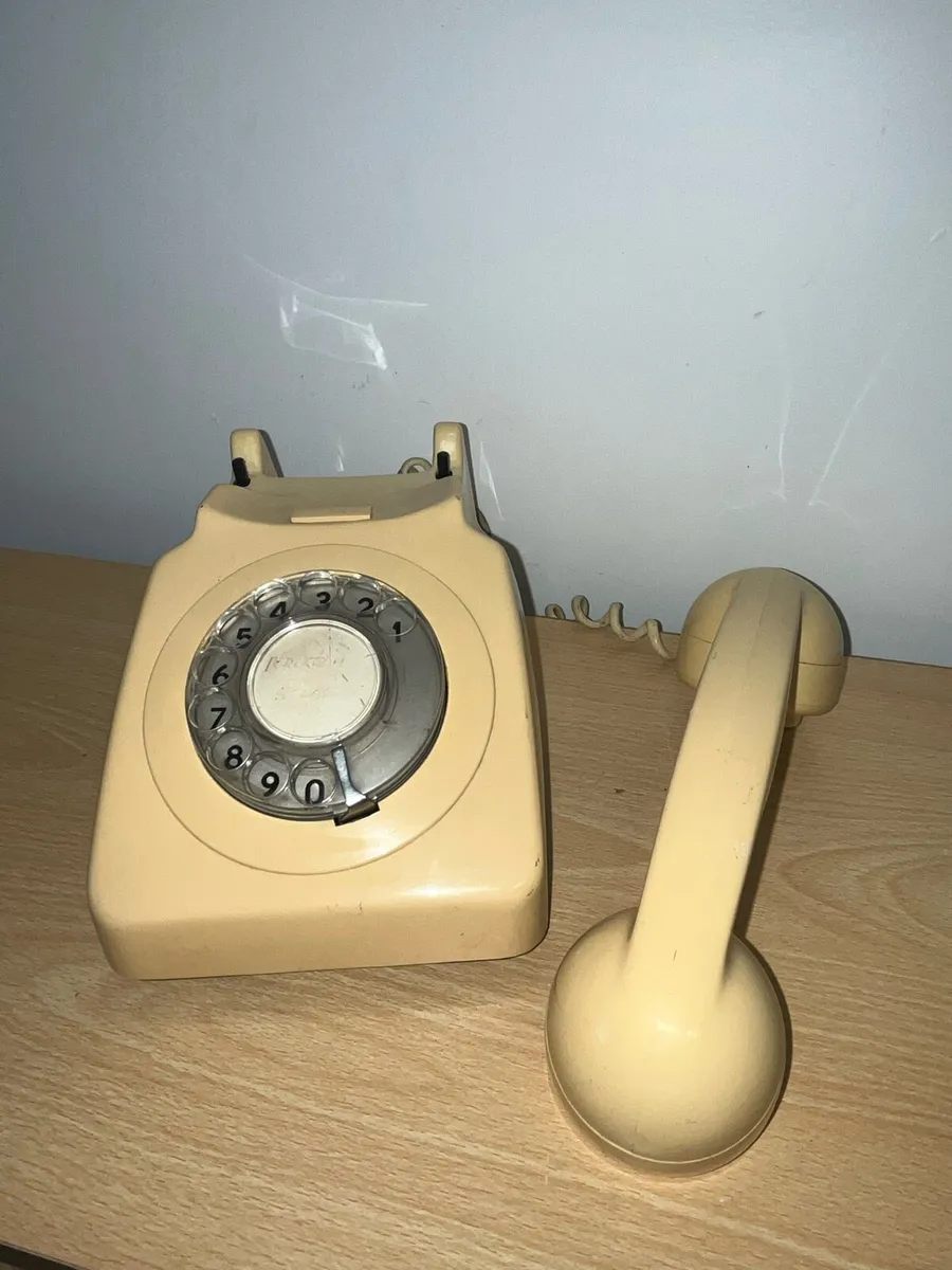 Two Vintage  phones - Image 4