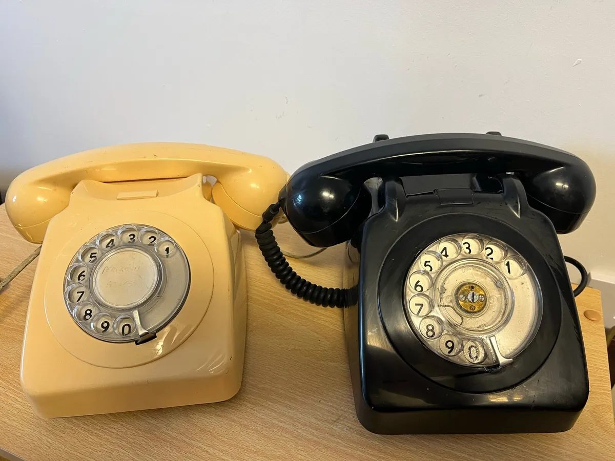 Two Vintage  phones - Image 1