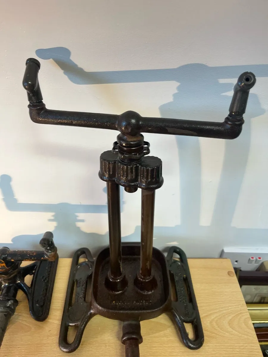 Two Vinatge rainking sprinklers - Image 2