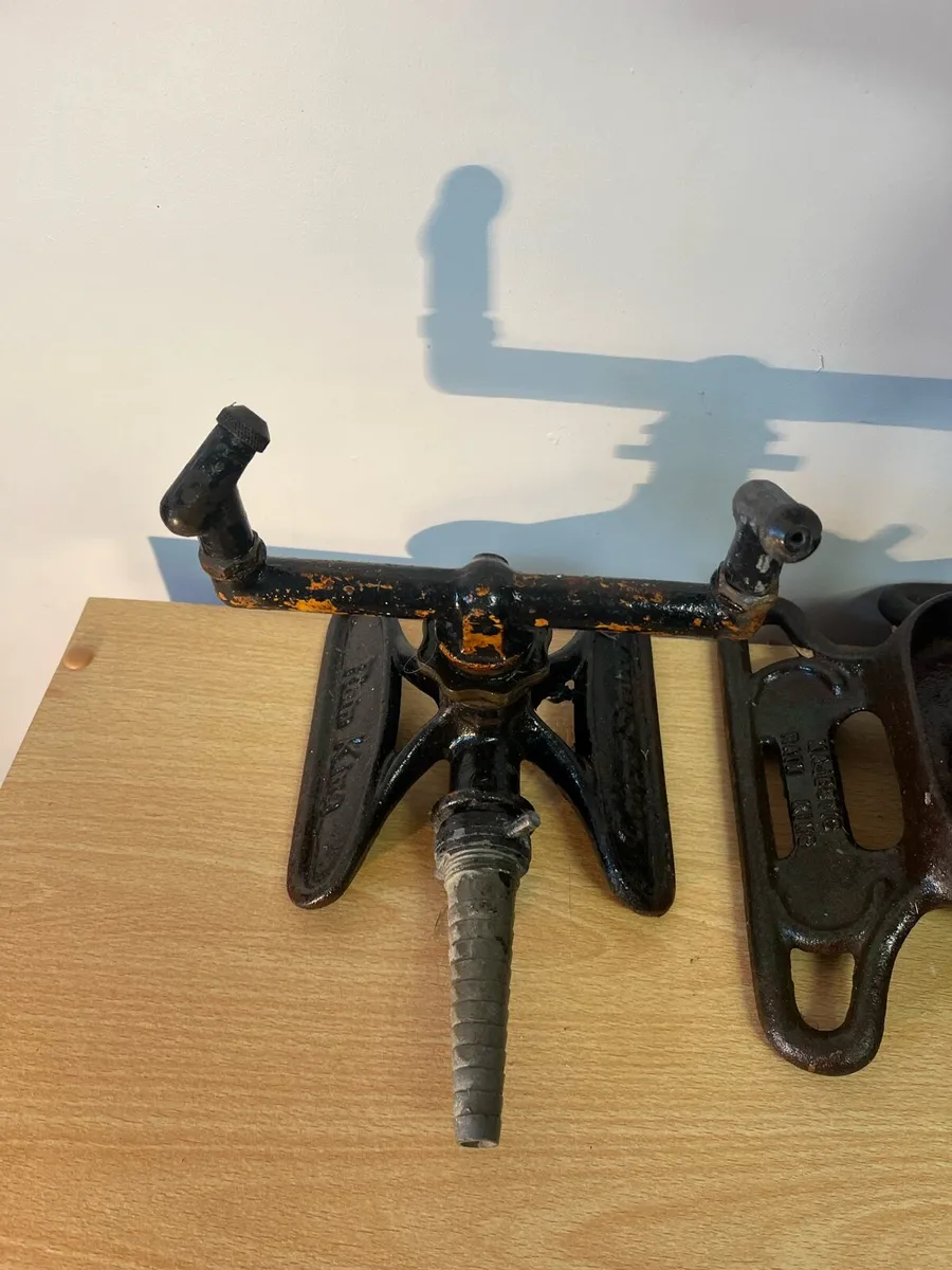 Two Vinatge rainking sprinklers - Image 3