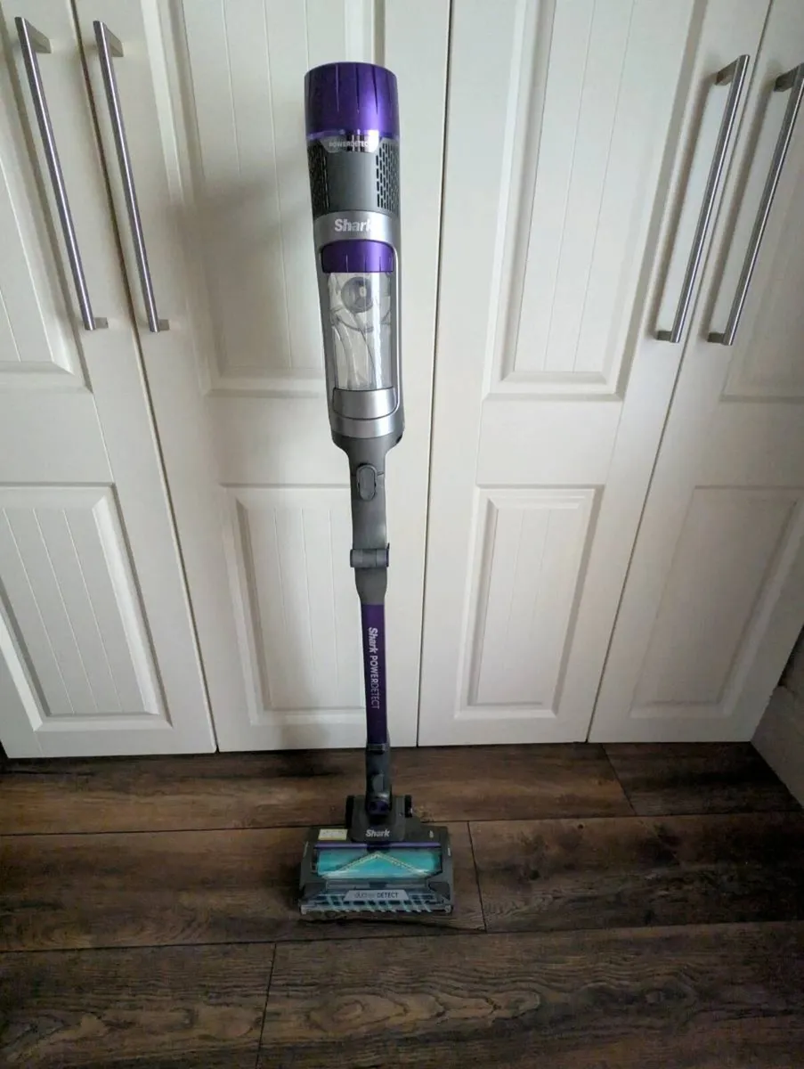 Shark powerdetect cordless hoover - Image 2