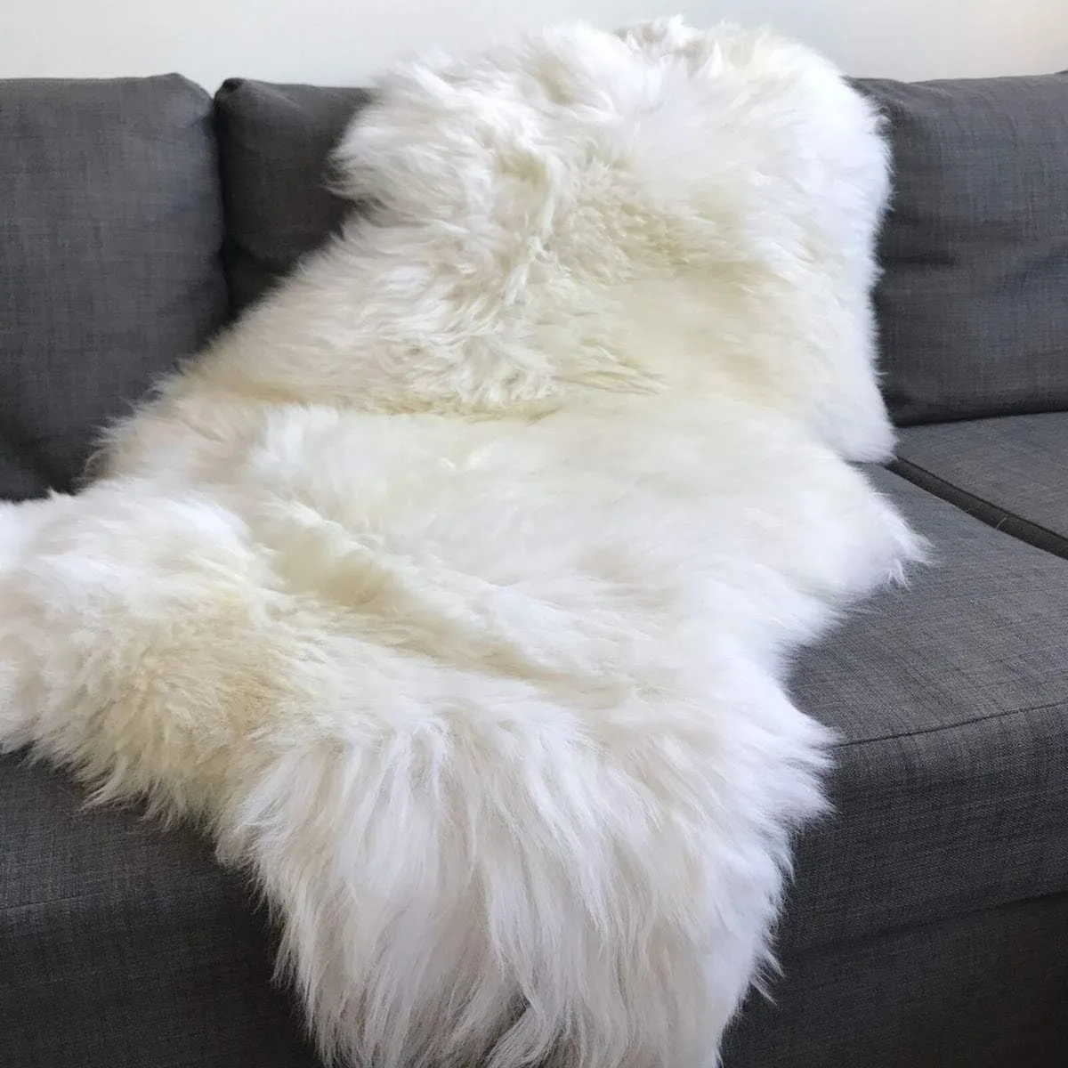 - Luxurious Sheepskin Rug Creamy White Opulent - Image 1