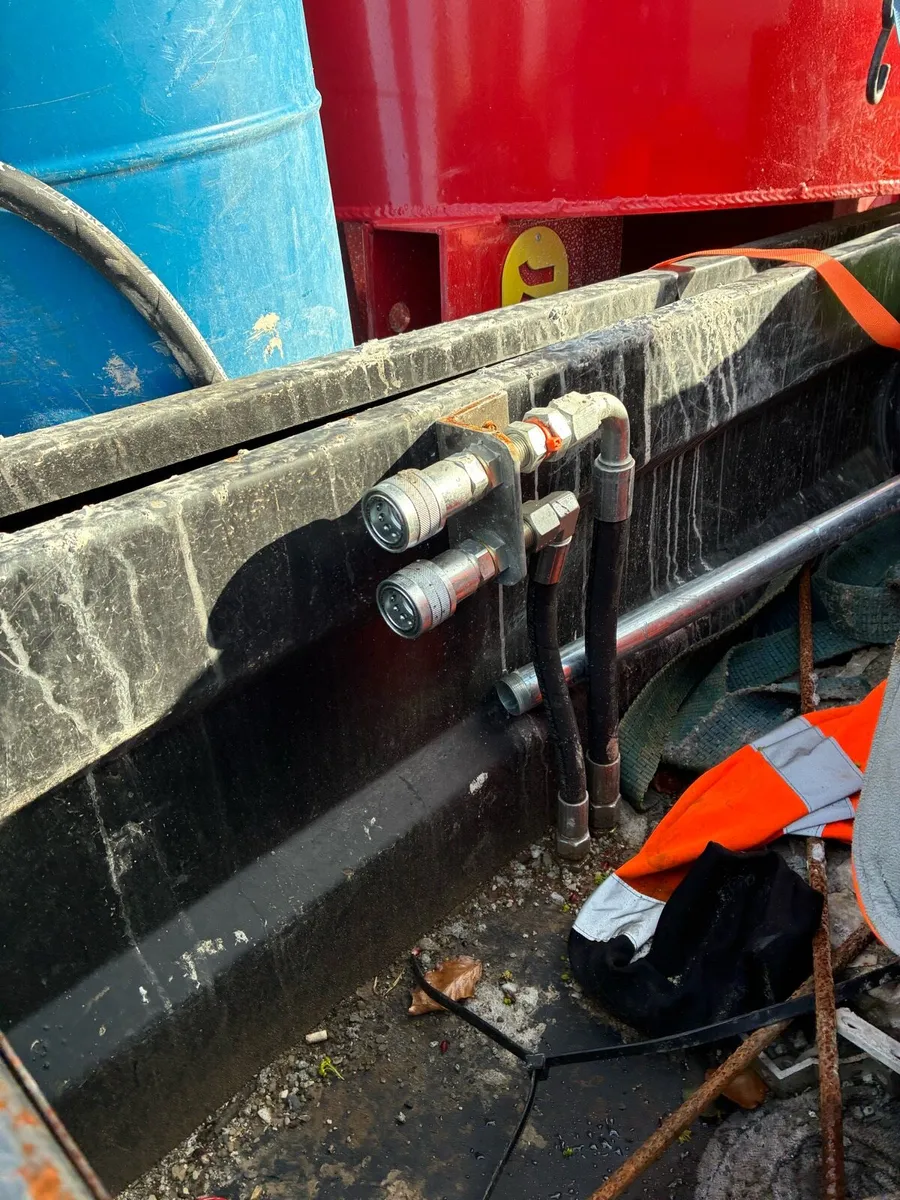 12 ton tipper - Image 4