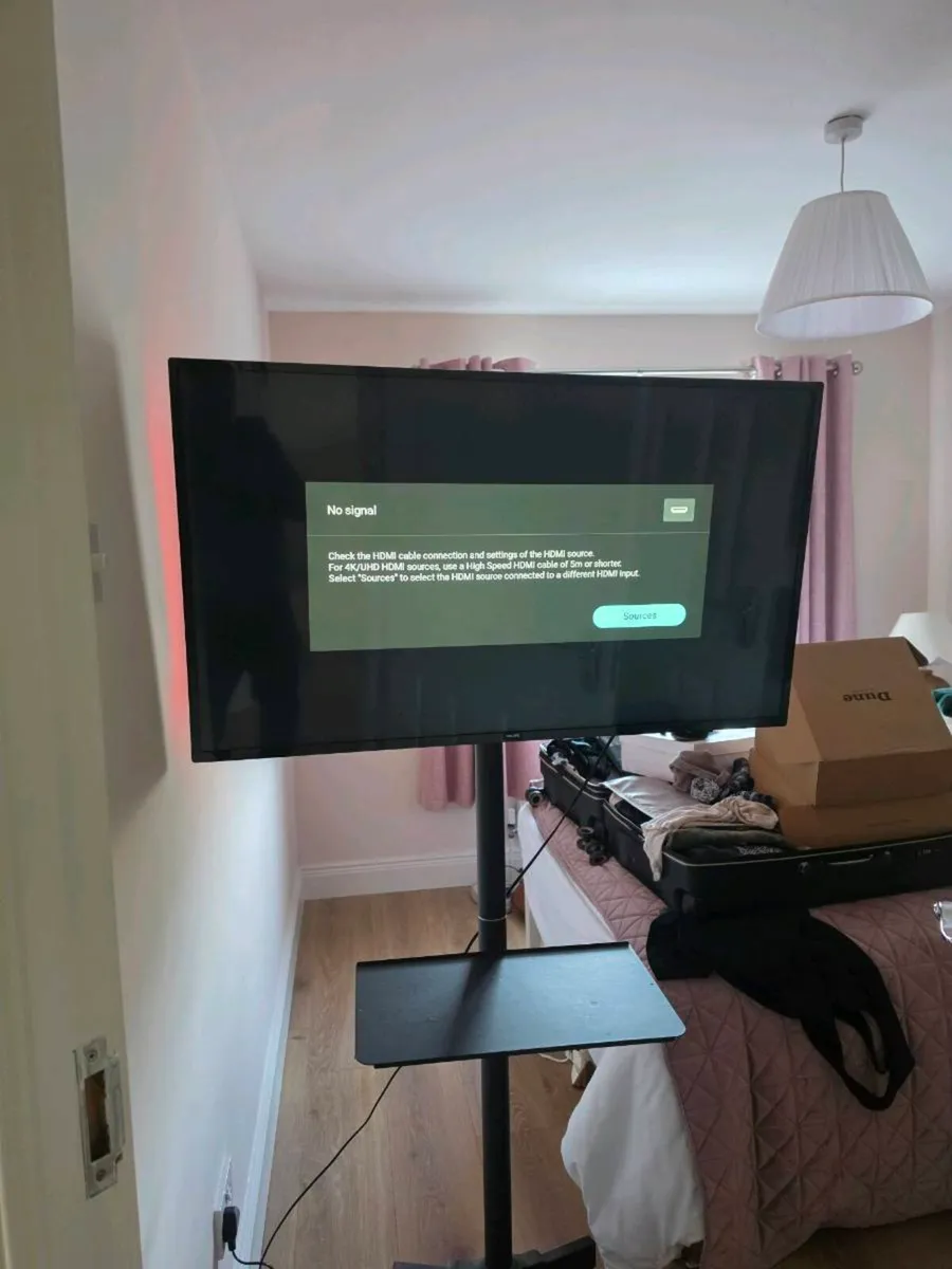 43" Philips TV remote & Stand - Image 3